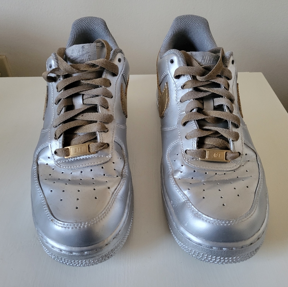 Custom Gold and Silver Nike Air Force 1 Size 8.5 U.S. With Custom Nike Box